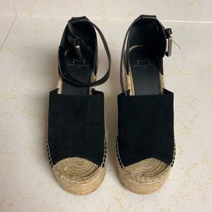 CLOSET CLEANOUT ‼️Marc Fisher LTD Wedge Sandals 👡